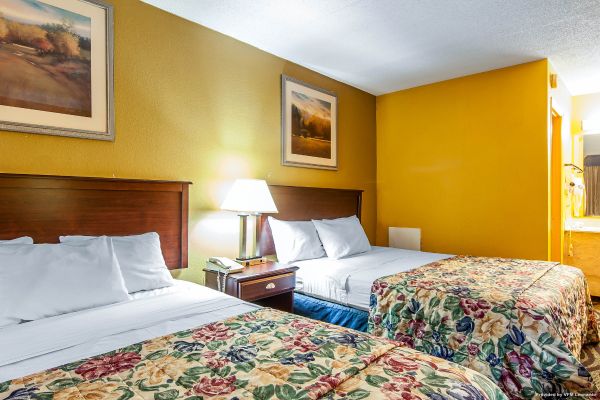 Rodeway Inn Calhoun